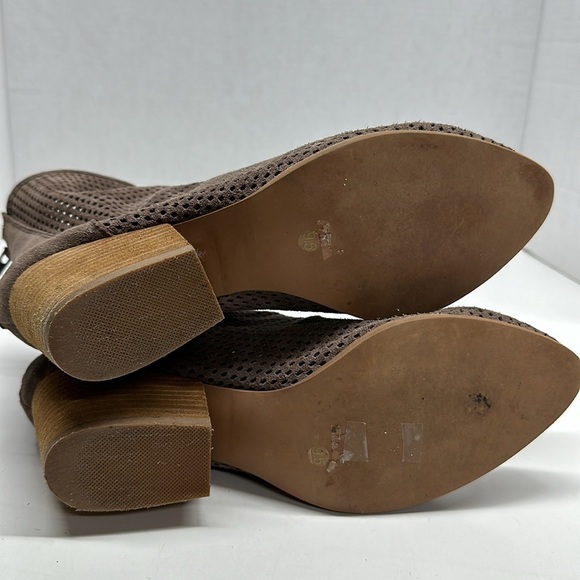 Jeffrey Campbell Jenelle Boots Heeled Ankle Booties Laser Cut Suede Tan Size 9.5 - Picture 10 of 12